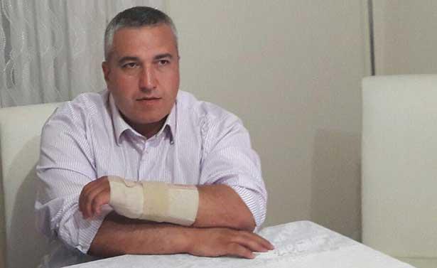 Hasta yakınları 1 ay önce uzman olan doktorun kolunu kırdı