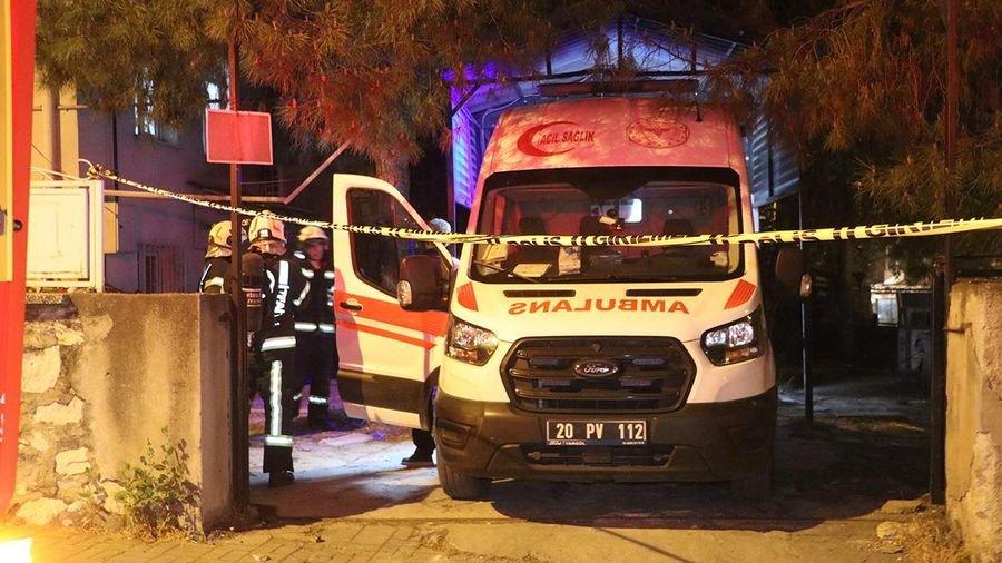 Ambulansta oksijen tüpünden sızan gaz parladı: 2 sağlık çalışanı yaralandı