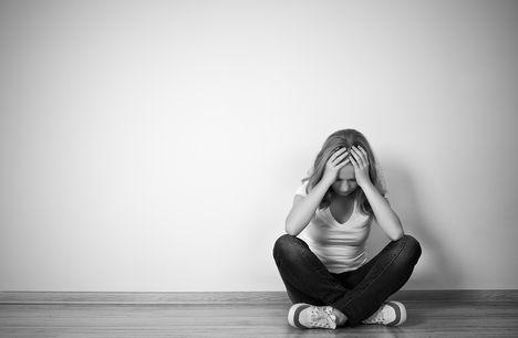 14 yaşındaki her dört kızdan birinde depresyon görülüyor
