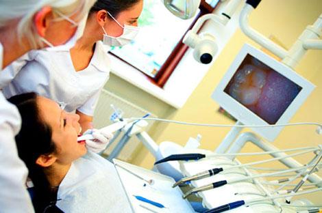 1990'da kurulan Diş Hekimliği Fakültesi faaliyete geçmeyi bekliyor