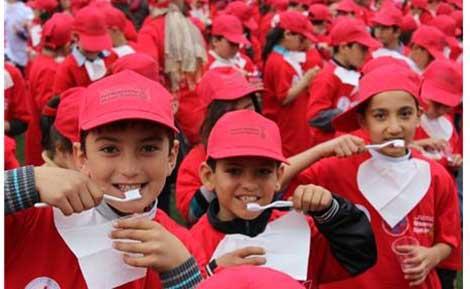 2 bin 500 çocukla diş fırçalama rekoru kırıldı 
