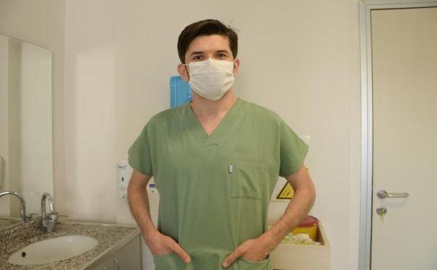 Koronavirüsü yenen Filistinli doktor uyardı: Tedbirleri elden bırakmayalım