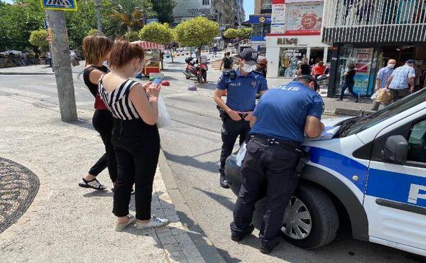 Kadıköy'de maske takmayanlara ceza yağdı