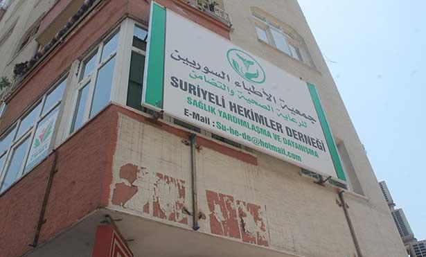 Suriyeli 10  doktor Suriyeli hastalar için poliklinik açtı