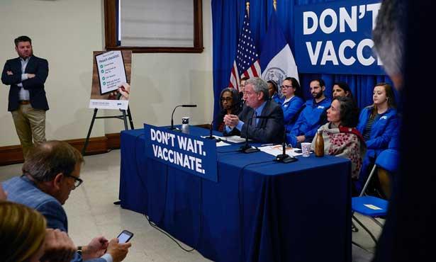 New York alarma geçti: Aşı yaptırmak zorunlu, yaptırmayana para cezası!