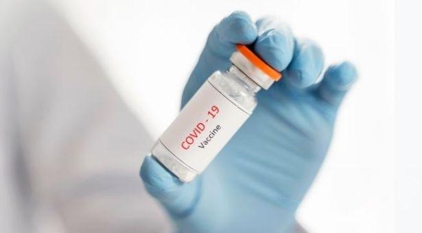 Oxford'un COVID-19 aşısında, BioNTech'e kıyasla iki kat daha fazla yan etki görüldü