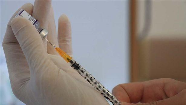 Almanya’da yaklaşık 1800 kişiye tarihi geçmiş Biontech aşısı uygulandı