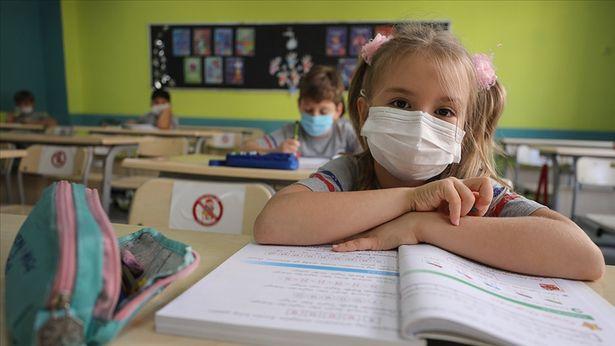 Fransa'da bazı bölgelerdeki ilkokullarda maske zorunluluğu kaldırılıyor
