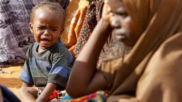 Oxford Üniversitesi Kovid-19 aşısını Afrikalılar üzerinde test etmeyi planlıyor