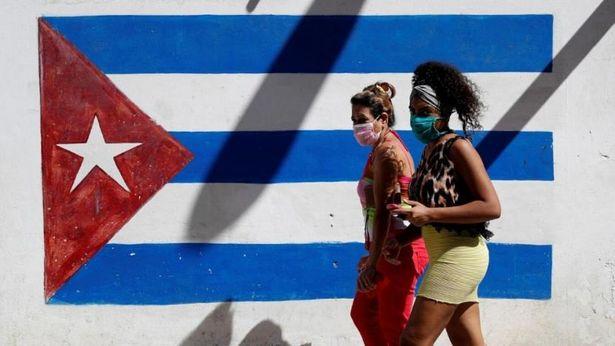 Küba'da rekor sayıda vakanın ardından yasaklar geri getirildi