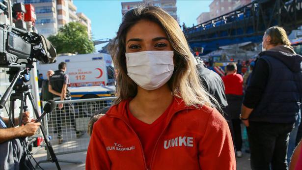 UMKE personeli paramedik Edanur Türkiye'nin gönlüne taht kurdu