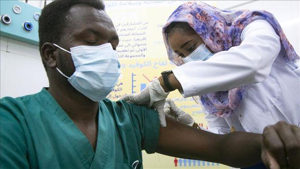 DSÖ: Afrika'da sağlık çalışanlarının yalnızca yüzde 27'si aşılandı