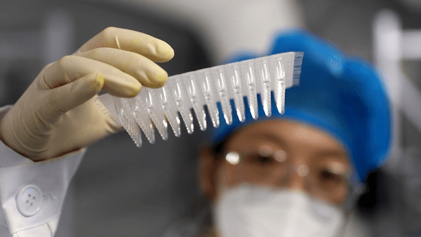 Çin’in iki yeni COVID ilacı için insan denemelerine başlandı
