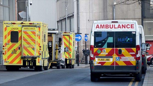 İngiltere'de her yıl binlerce hasta, hastane önünde beklerken ölüyor
