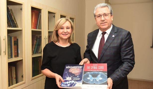 Nöroanatomi kitabında Ege Üniversitesi imzası: Prof. Dr. Gülgün Şengül yazarlar arasında yer aldı