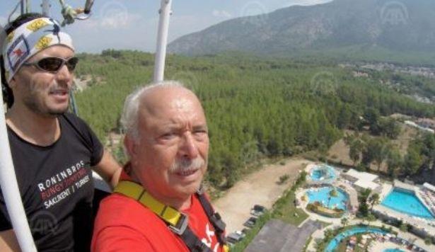 Emekli profesörün bungee jumping hayali gerçek oldu: 51 metreden boşluğa bırakıldı