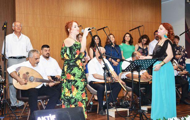 Adana Şehir Hastanesi Korosu'ndan müzik şöleni