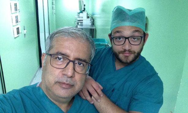 Genel cerrahi uzmanı tıp fakültesi öğrencisi oğluna staj hocalığı yaptı 