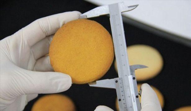 Türk akademisyenler yaptı: Diyet yapanlar için 'bal kabağı' unundan bisküvi