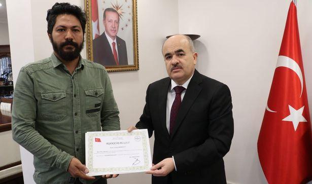Barış Pınarı Harekatında yaralanan İl Sağlık Müdürlüğü personeline teşekkür belgesi verildi 