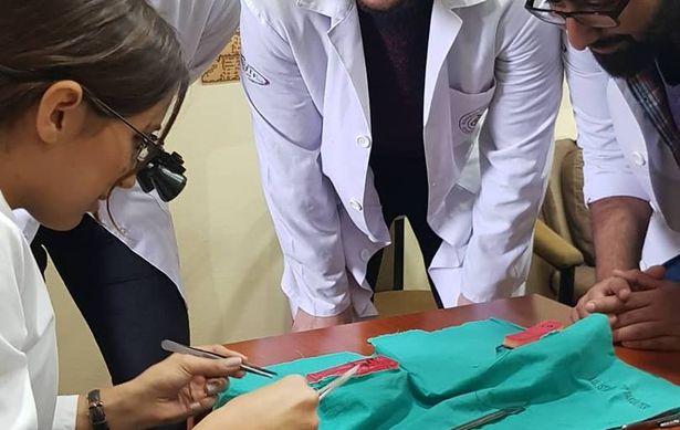  Tıp Fakültesi hocasından kız öğrencilere vasiyet: Cerrahiden vazgeçerseniz hakkımı helal etmem