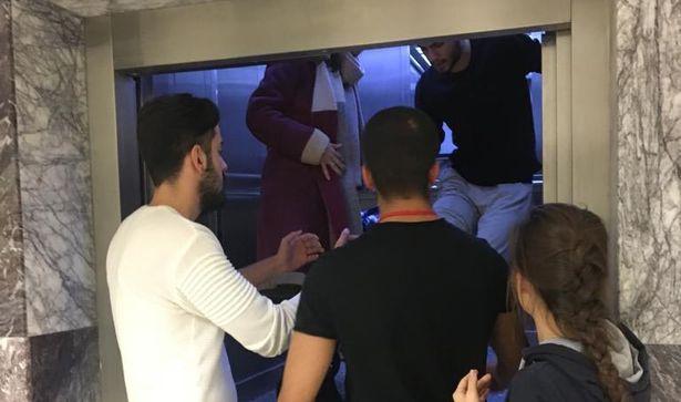Hastanedeki asansör yine çakıldı: Hemşire yara almadan kurtuldu