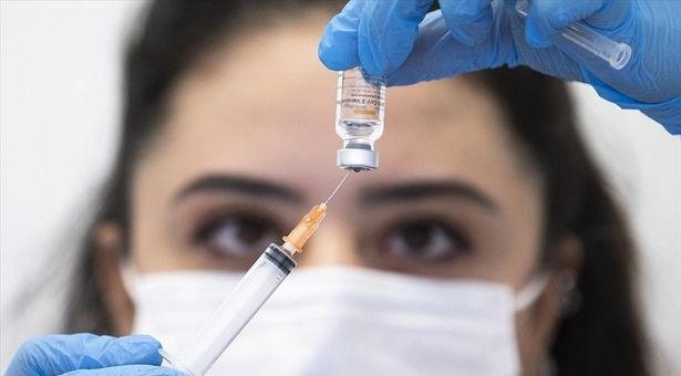 Kovid-19 aşısı için 40 yaş ve üstü vatandaşlara randevu verilmeye başlandı