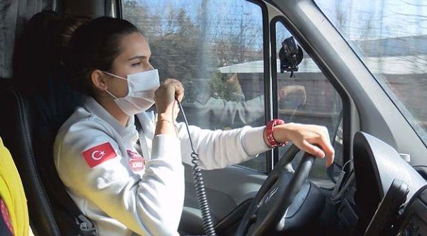 İstanbul'un kadın ambulans şoförleri: 'Hastamı sen götürme, kaza yaparsın' diyen de oldu, yuhalayan da