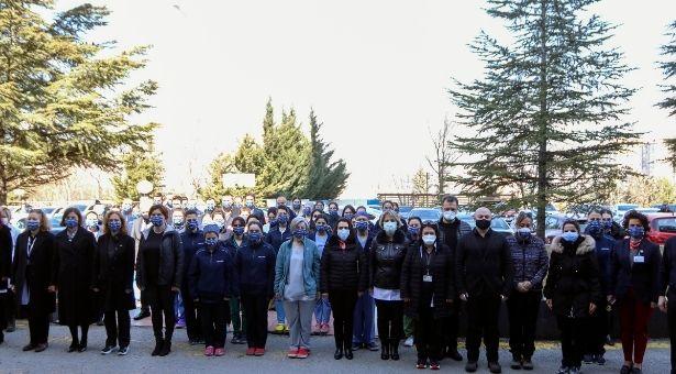Ankara'da 14 Mart Tıp Bayramı etkinliklerinde COVID-19'dan hayatını kaybeden sağlık çalışanlarını anıldı