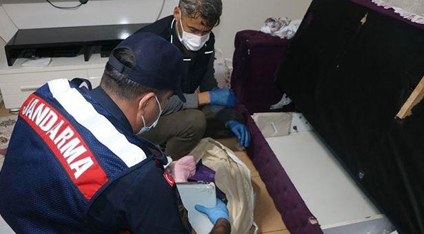 İzmir'de uyuşturucu operasyonu: Doktor ve eczacılar gözaltına alındı