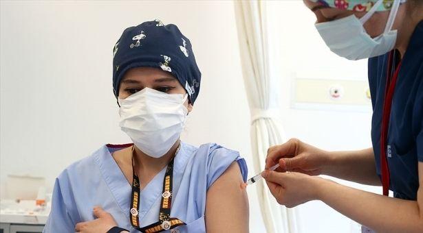 Sağlık çalışanlarının aşı tereddütü incelemesi: Kimler daha çok aşı tereddütü yaşıyor?