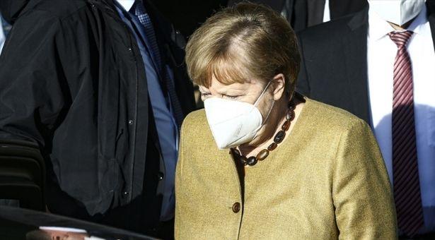 Merkel sert tedbirleri savundu: 'COVID-19 varyantlarını ciddiye almak gerekiyor'