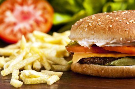 İngiliz Tıp Dergisi'nde araştırma raporu: Restoran menüleri fast food menülerinden daha sağlıksız