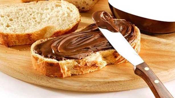 İtalya'da Nutella kanserojen olduğu gerekçesiyle raflardan indiriliyor...